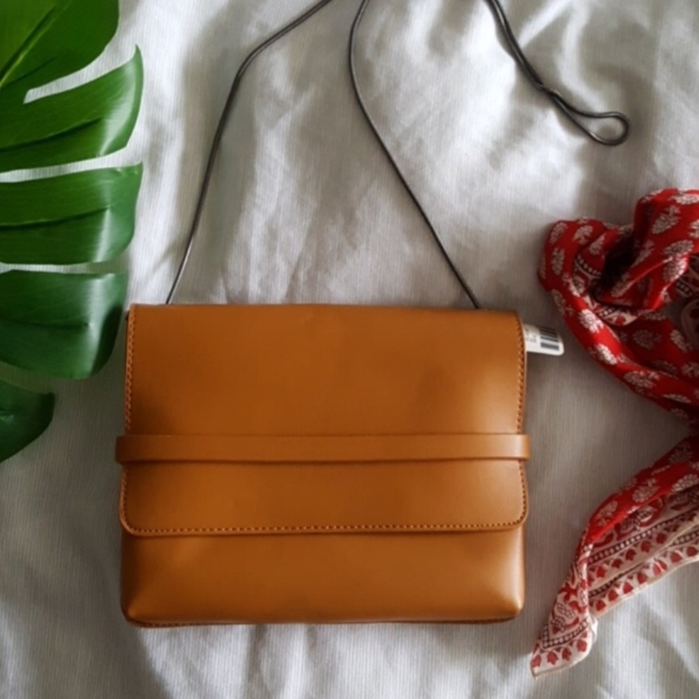 Silence & Noise fold over cross body purse! NWT